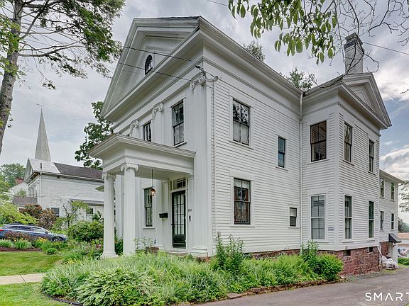 2nd image of 840 Worthington Ridge