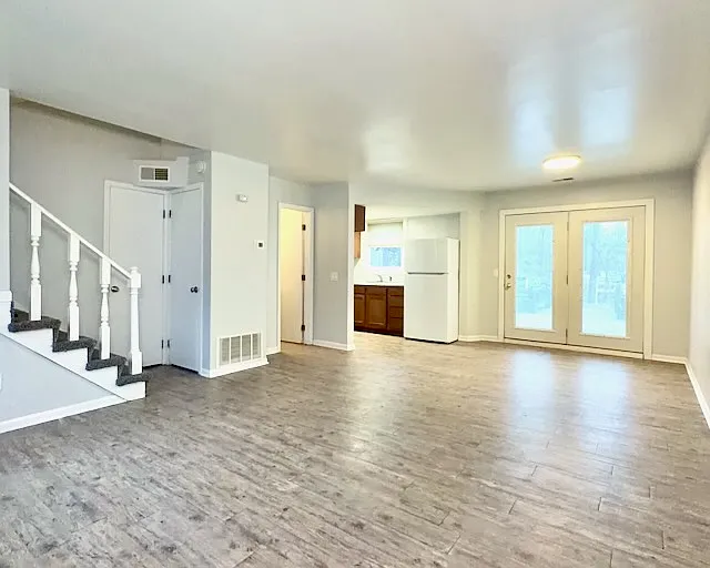 521 Cedar St NE — Photo 4