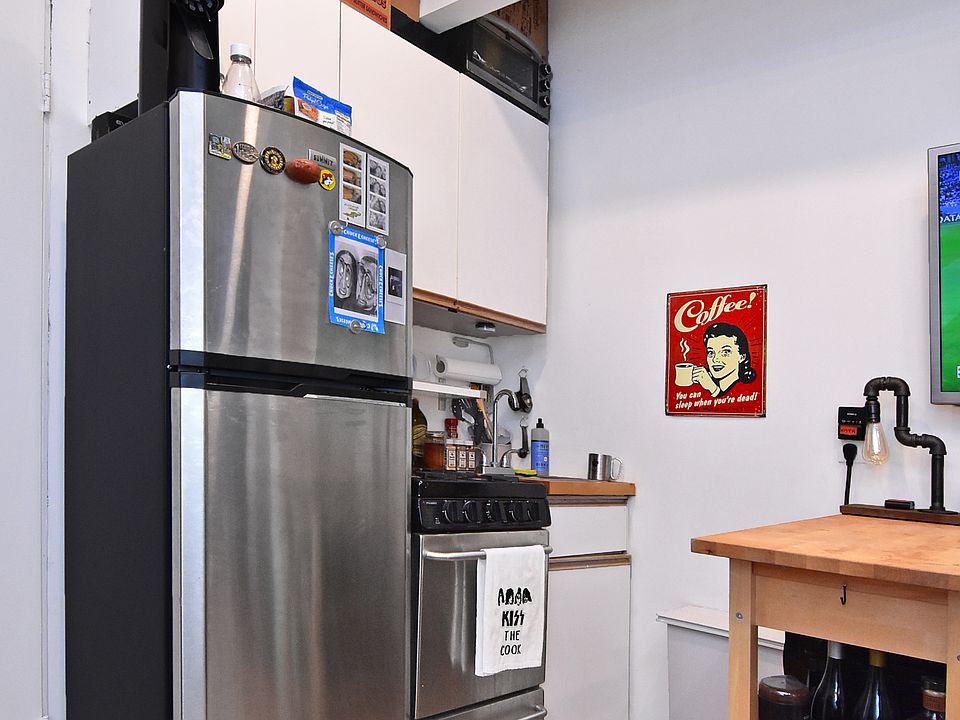 2nd image of 190 Orchard St APT 4A