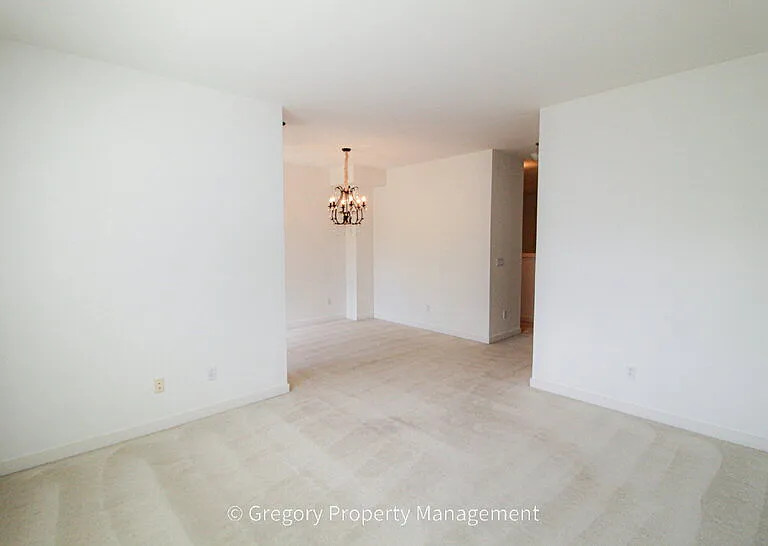 13824 N Creek Dr #802 — Photo 8