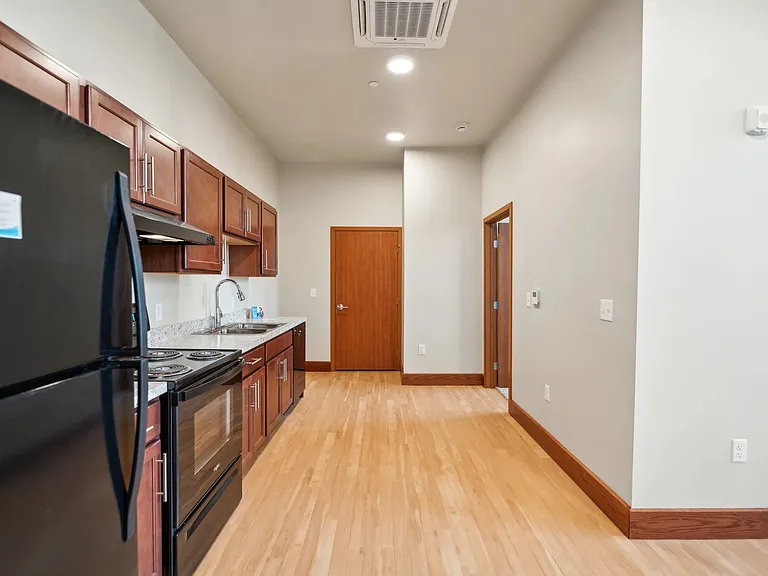 45 Lexington Ave NW — Photo 4