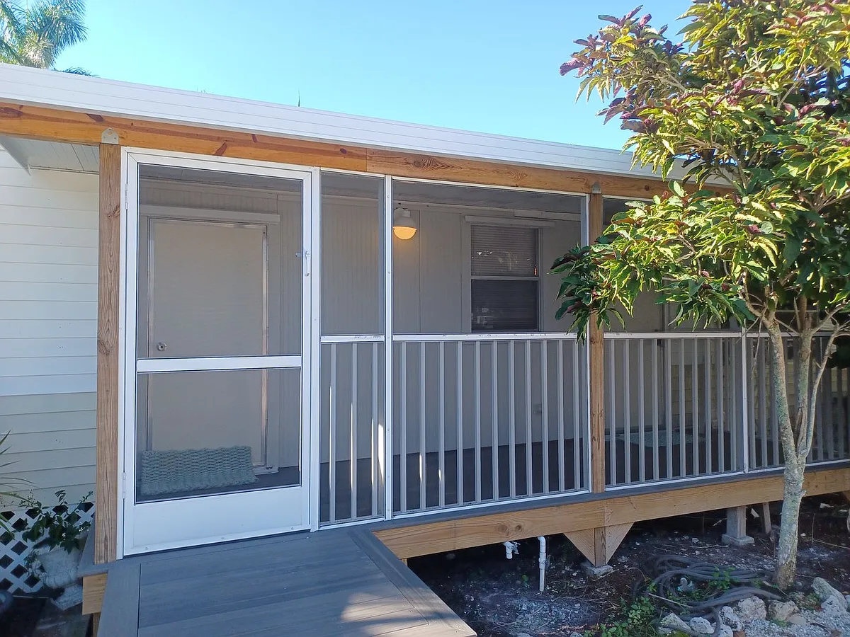 Building Photo - 5567 Meadowlark Ln