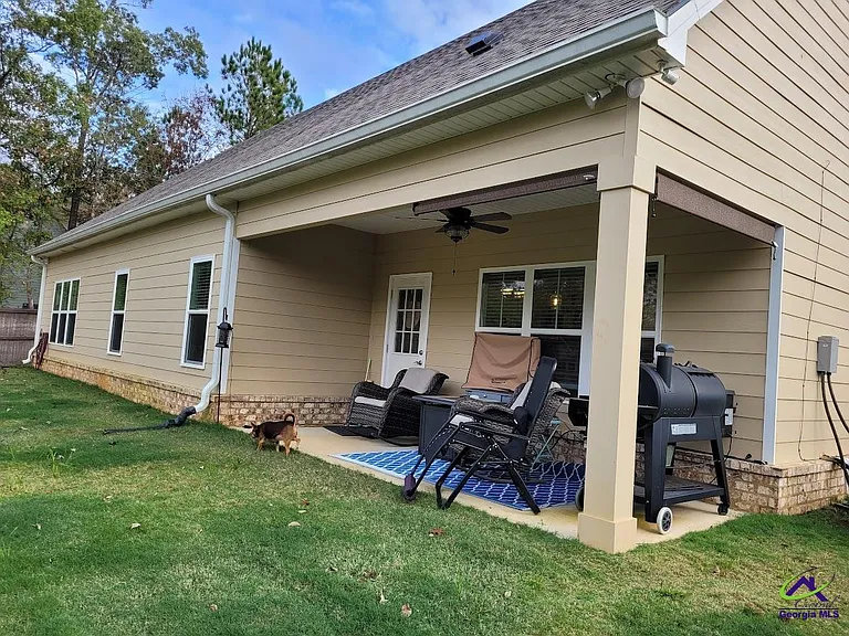 556 Shady Greens Dr — Photo 29