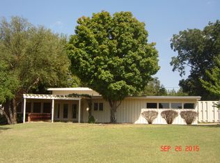 15 W Grandview Rd, Wellington, KS 67152