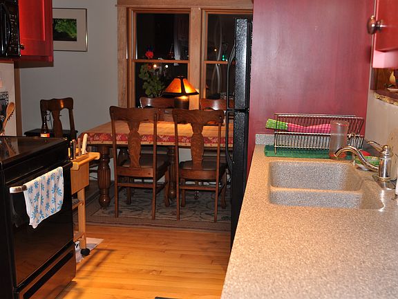 kitchen thru to dinning room