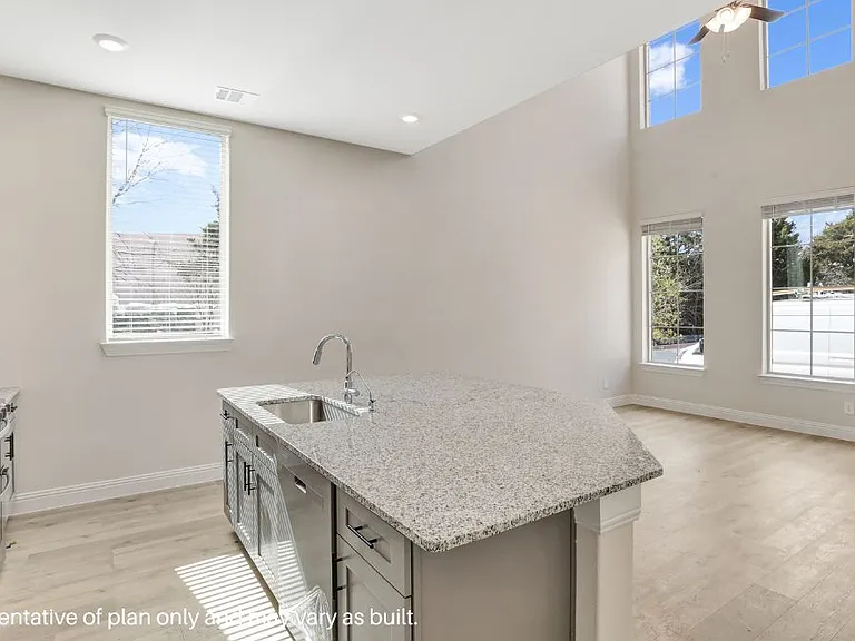 4544 Cinema St — Photo 4