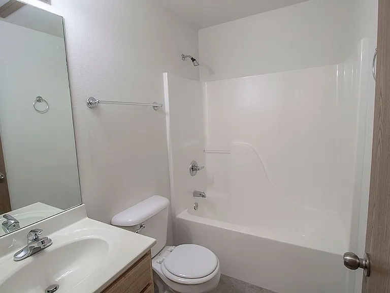 2119 Ballenger Ln — Photo 27