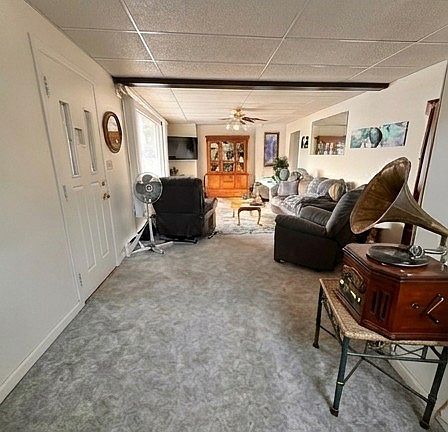 5th image of 309 Maple St