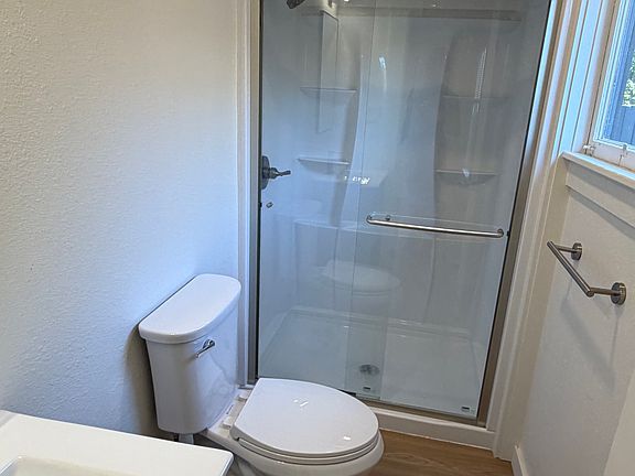 5th image of 209 Decker St #215