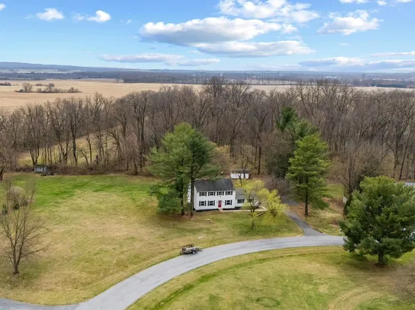 5831 Woodwinds Cir, Frederick, MD 21703