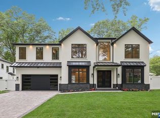 92 Benton Rd, Paramus, NJ 07652