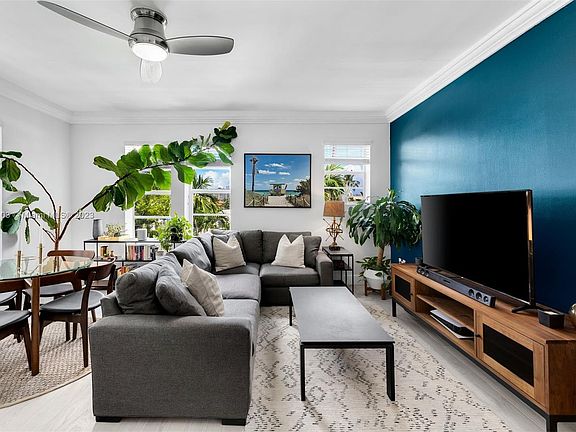 4th image of 1559 Michigan Ave APT 301