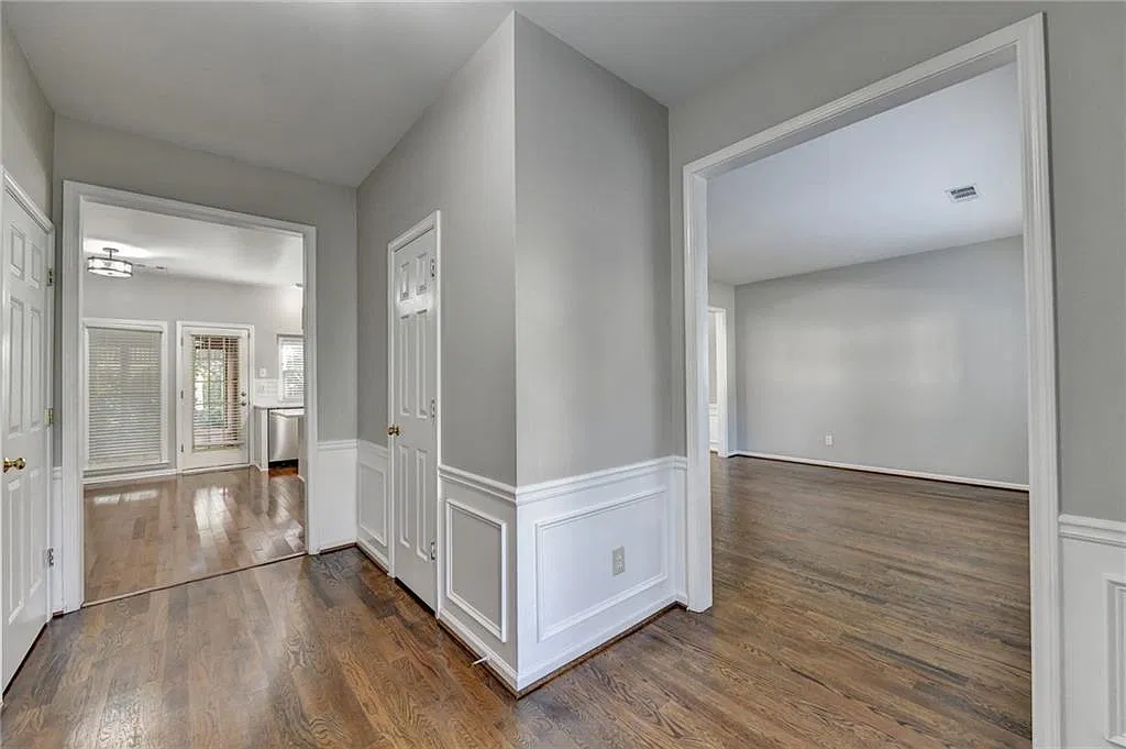 4 bed, 2.5 bath, 2184 sqft, $3,000 — Photo 4
