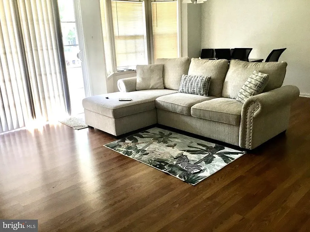 2 bed, 2.0 bath, 1138 sqft, $2,550 — Photo 3