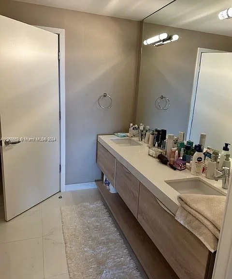 16385 Biscayne Blvd #7 — Photo 45