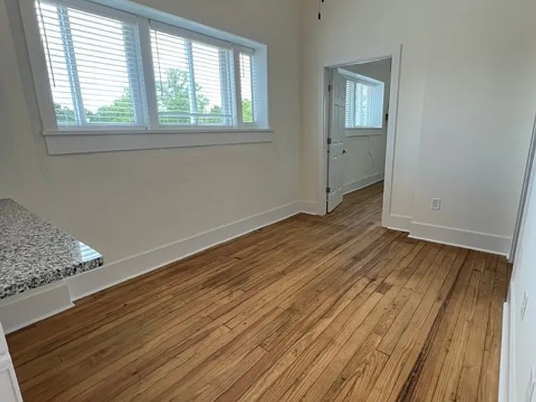 114 Nassau Pl — Photo 33