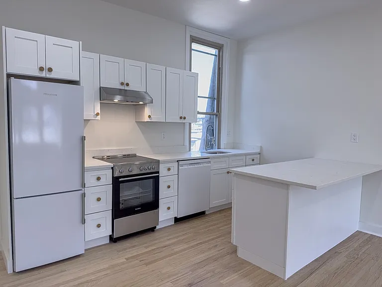 2013 Green St #3F — Photo 9
