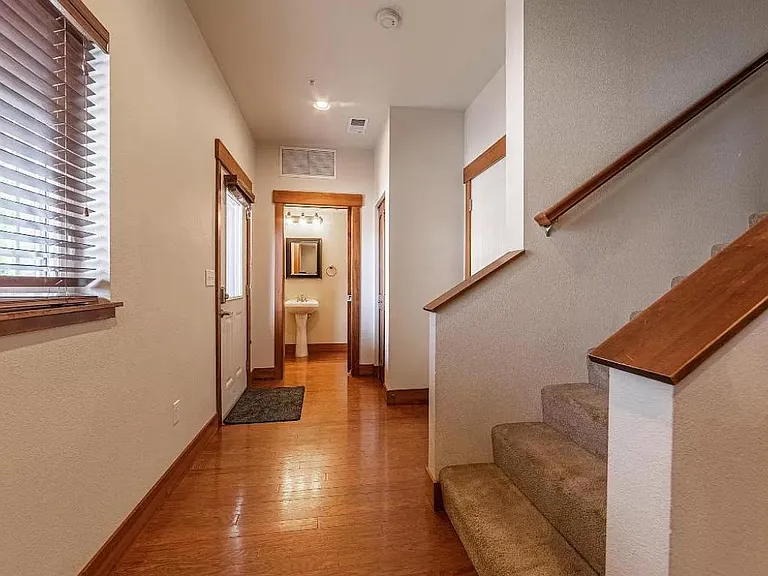 Silverleaf Dr — Photo 6
