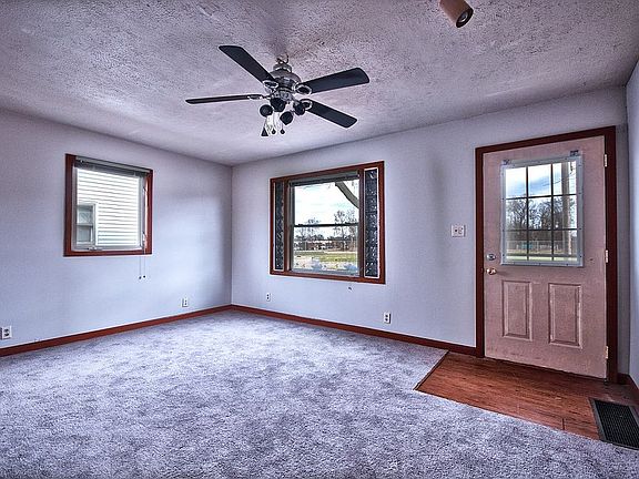 3rd image of 309 Capital Ave