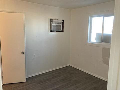 4th image of 311 S 2nd St APT 4