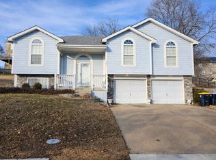 1902 E 60th Ter, Kansas City, MO 64130