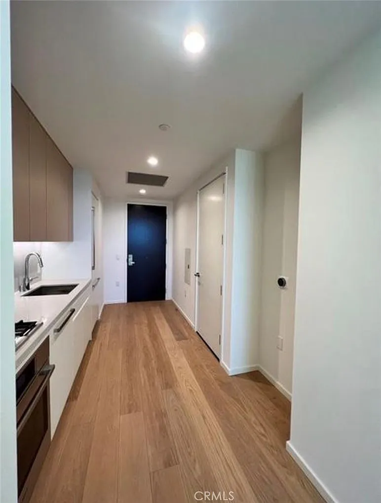 Studio, 496 sqft, $2,800 — Photo 3