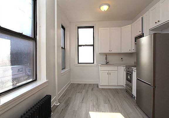 4th image of 665 9th Ave Frnt 1