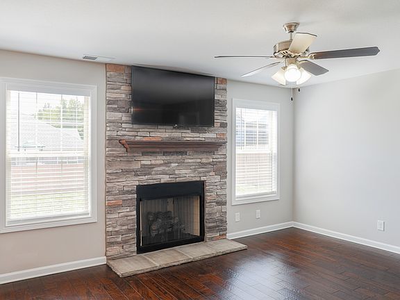 5th image of 1200 Gentry Dr