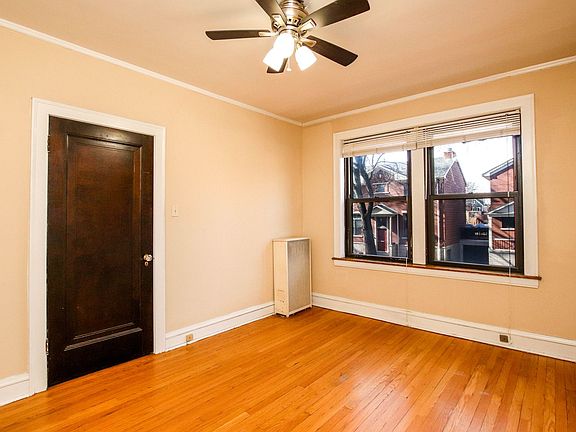 3rd image of 1623 W Grace St #25