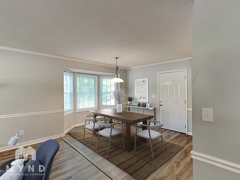 213 Cedar Ct — Photo 3