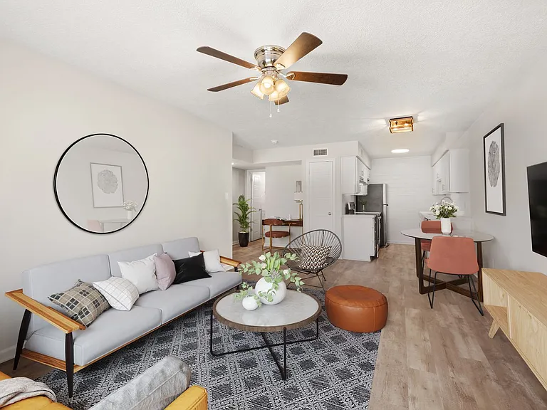 270 Bruce Cir #6 — Photo 10