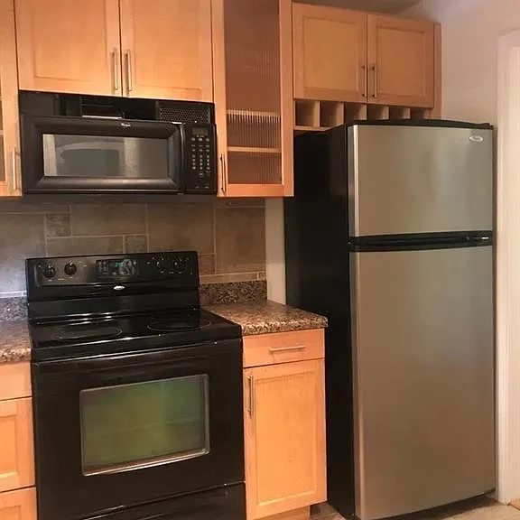 1055 Baxter St #408 — Photo 3