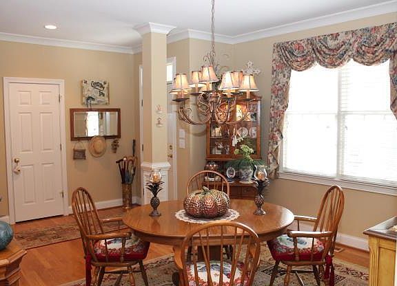3rd image of 1159 Highgrove Garden Way