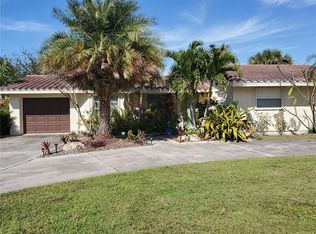 2745 Cardwell Way, Sarasota, FL 34231