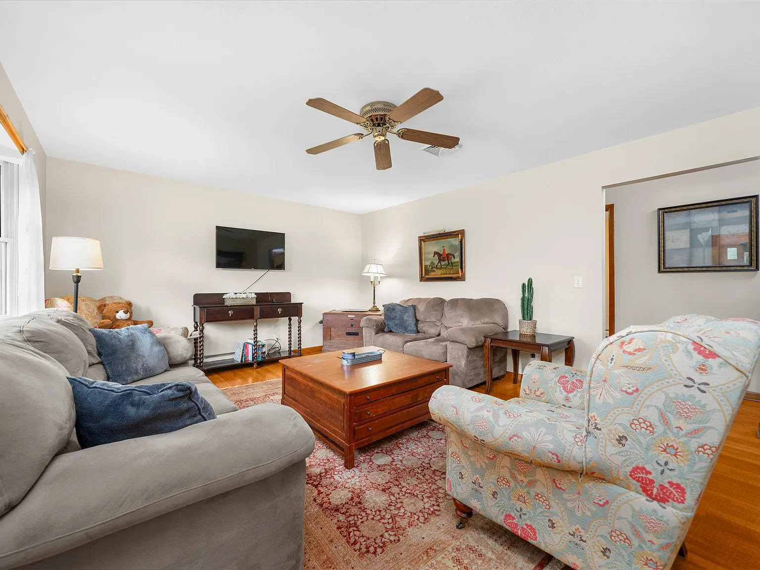 4 bed, 1856 sqft, $2,900 — Photo 4