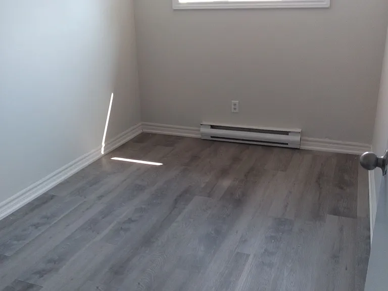 560 Bloor St E #304 — Photo 4