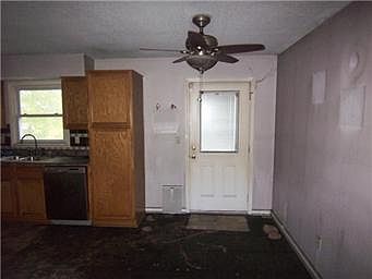 5th image of 406 W Piankishaw St