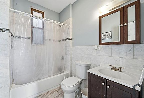 5th image of 1637 S Saint Louis Ave #3
