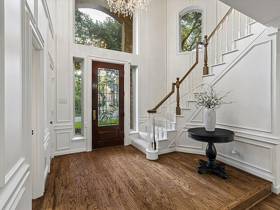 3rd image of 44 Dovewood Pl