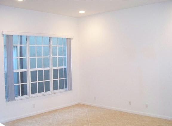 3rd image of 700 E Boynton Beach Blvd Unit 402