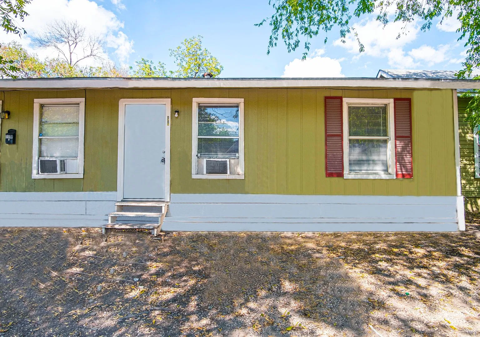 1319 Dawson — Photo 1