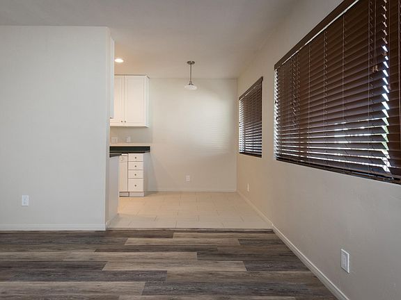 3rd image of 1044 Sapphire St APT 6