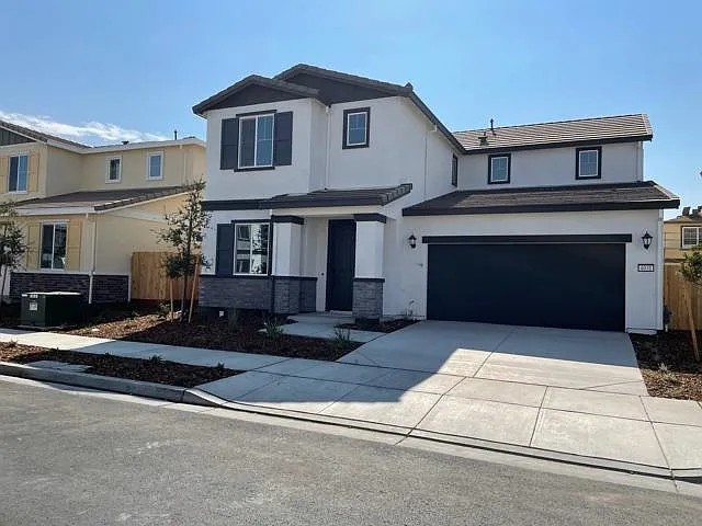 4031 Kenwood Cir photo 1