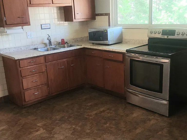 1125 Walker Ave — Photo 5