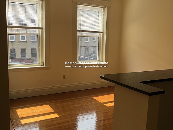 28 Queensberry St. #2 Boston - Fenway Unit Photo 1 (1)