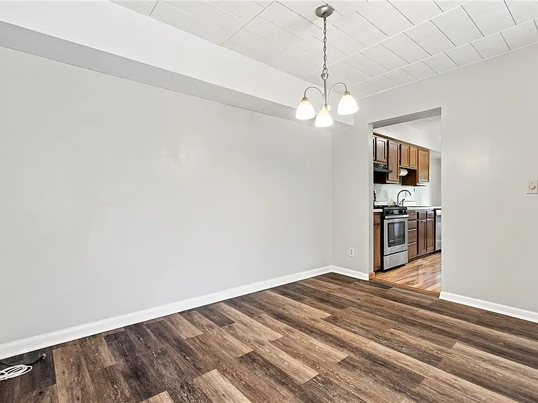 533 Forest Green Dr — Photo 8