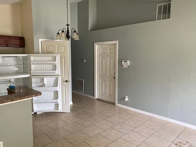 613 Cassine Dr — Photo 9