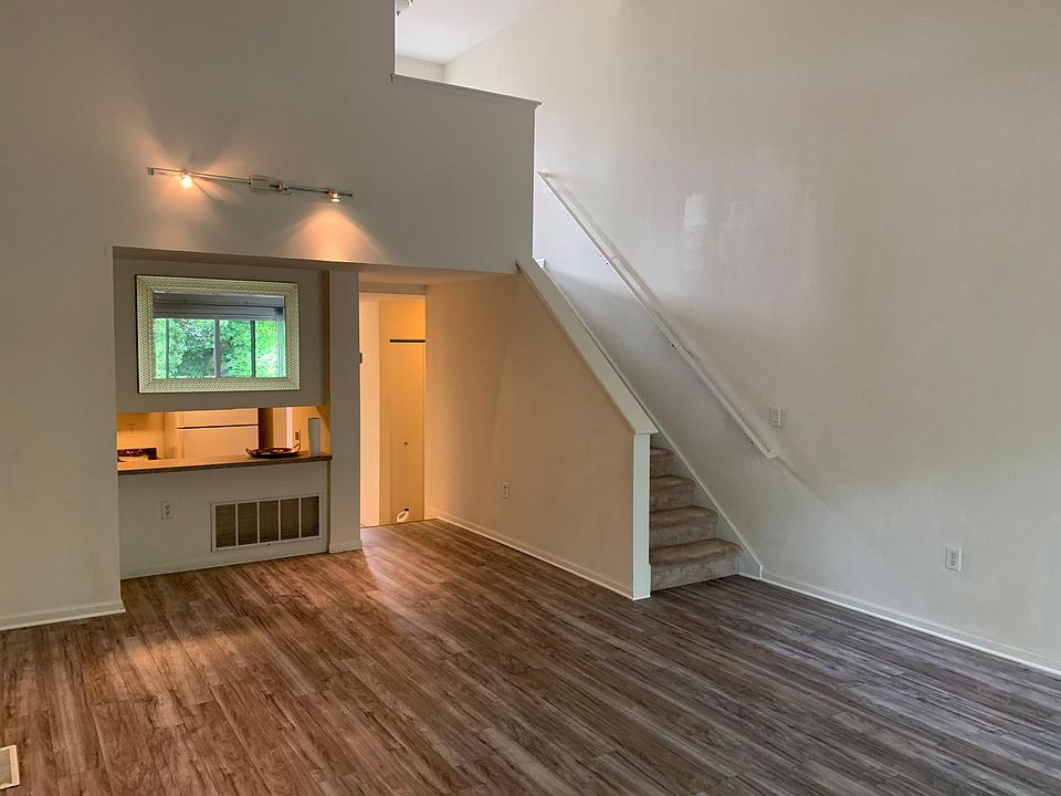 1st image of 2125 Stone School Cir