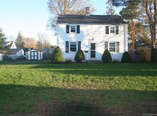 11 Spruce St, Newington, CT 06111