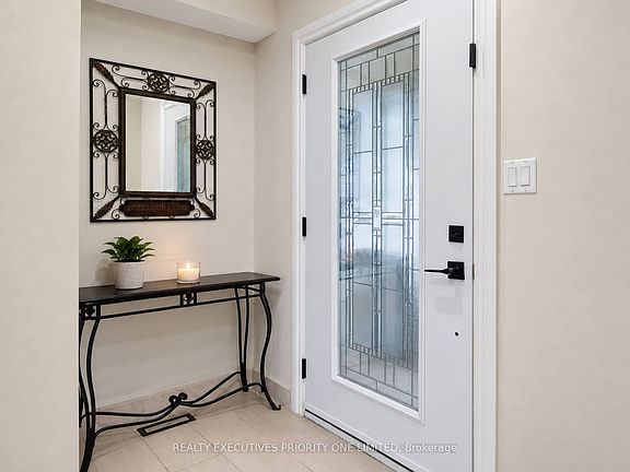 4th image of 596 Napa Valley Ave